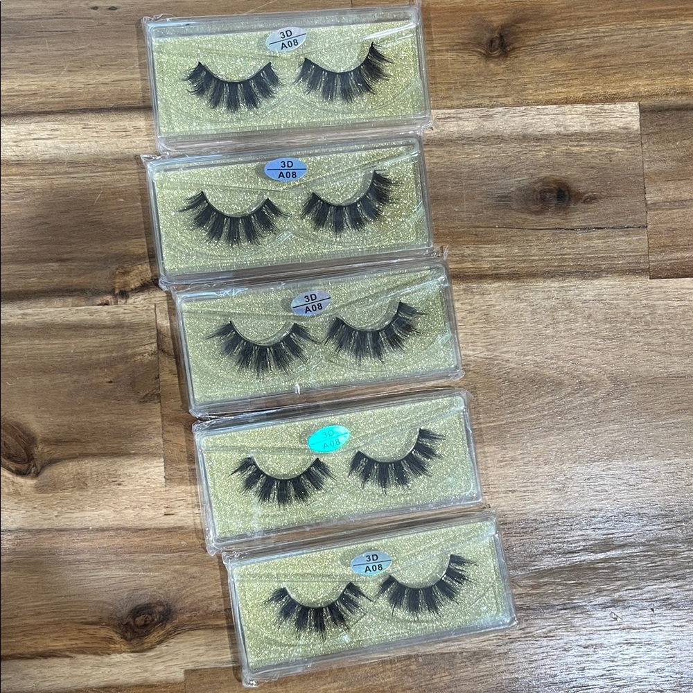 Lashes - Picture 8 of 16